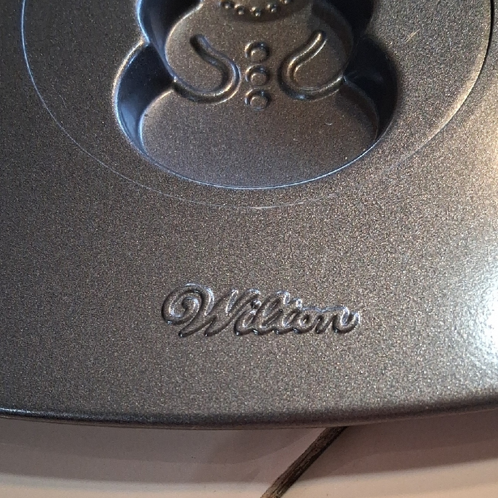 Wilton Holiday Mini Muffin Pan in Metallic Gray - Picture 5 of 9